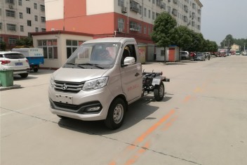 （3方）國六長(zhǎng)安勾臂式垃圾車